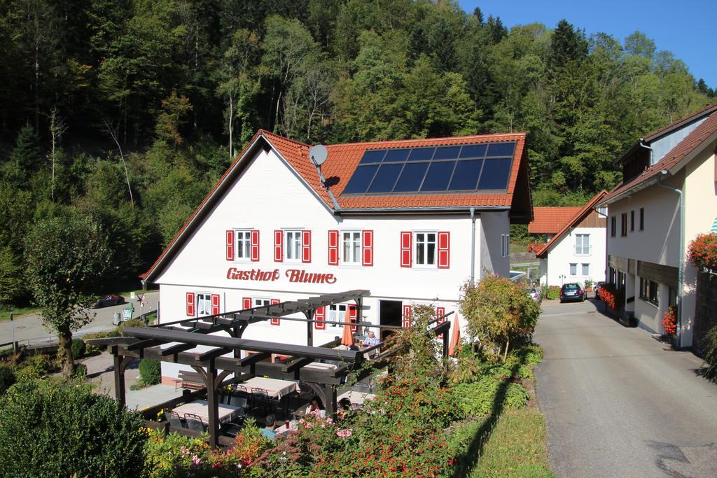 Hotel - Gasthof Blume Oppenau Exteriör bild